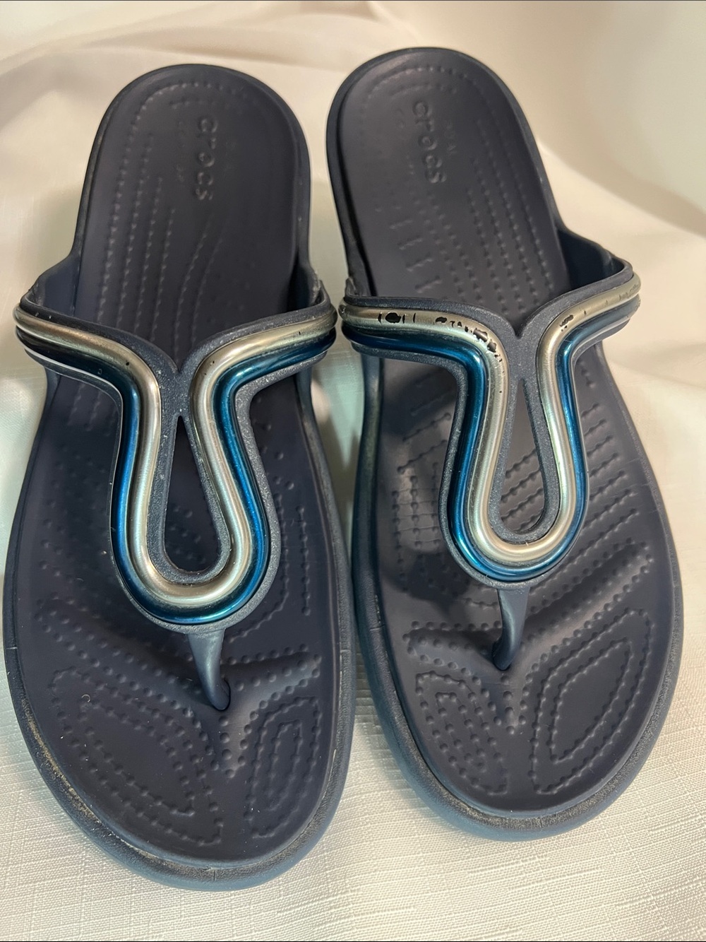 Crocs Sanrah Liquid Metallic Wedge Sandals Navy Blue Women's Size 7
